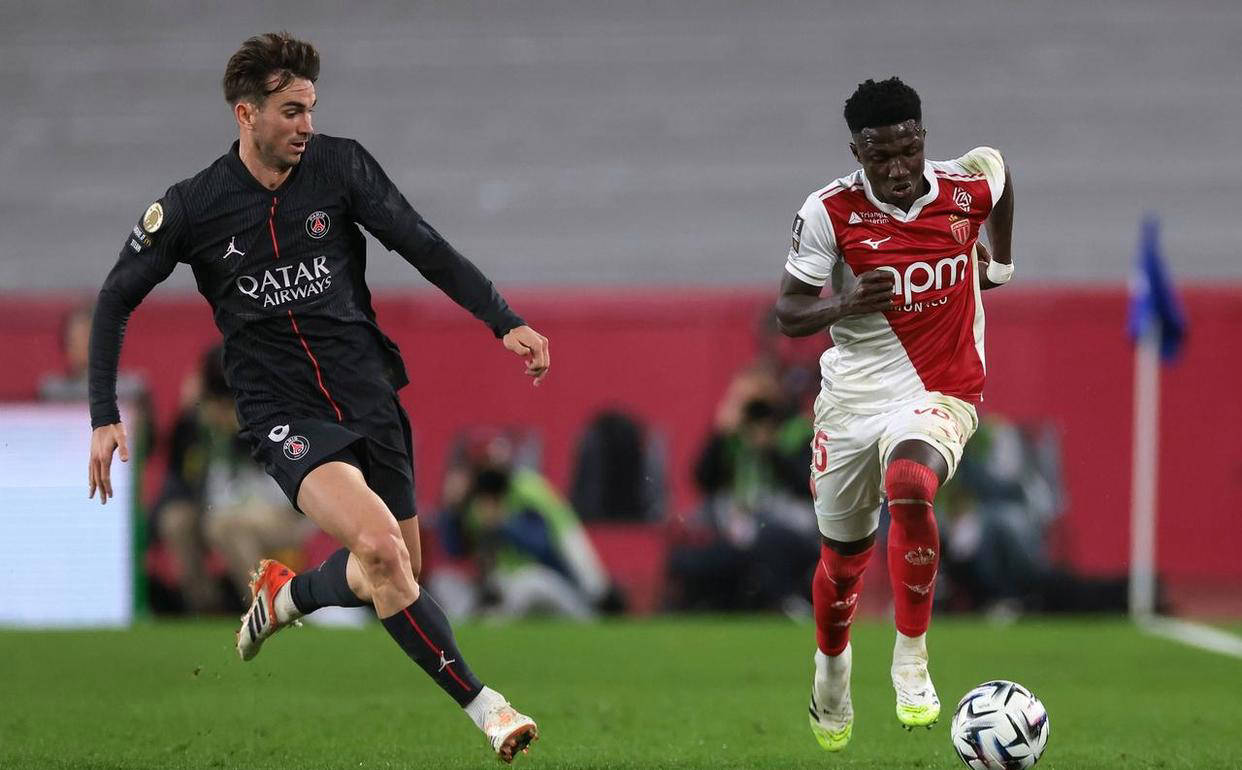 转会期欧联焦点战；巴黎圣日耳曼迎来里程碑；目标明确；训练强度明显提升的简单介绍