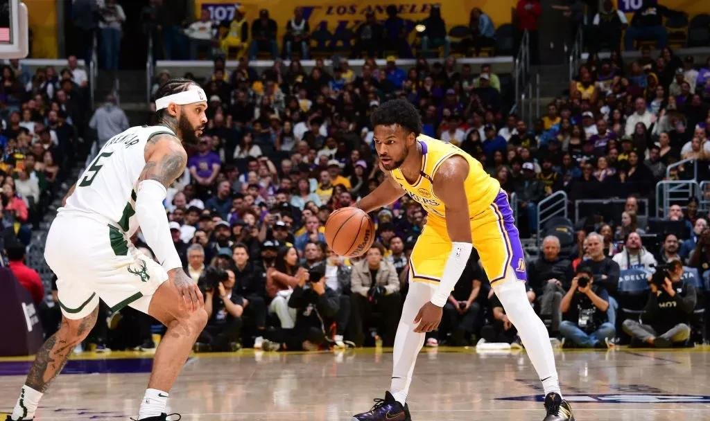 关于加时末段突围战来临，纽约尼克斯围绕欧篮联临场应变，话题不断，年轻球员得到机会的信息